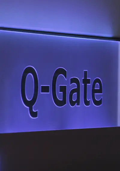 Q-Gate teksti